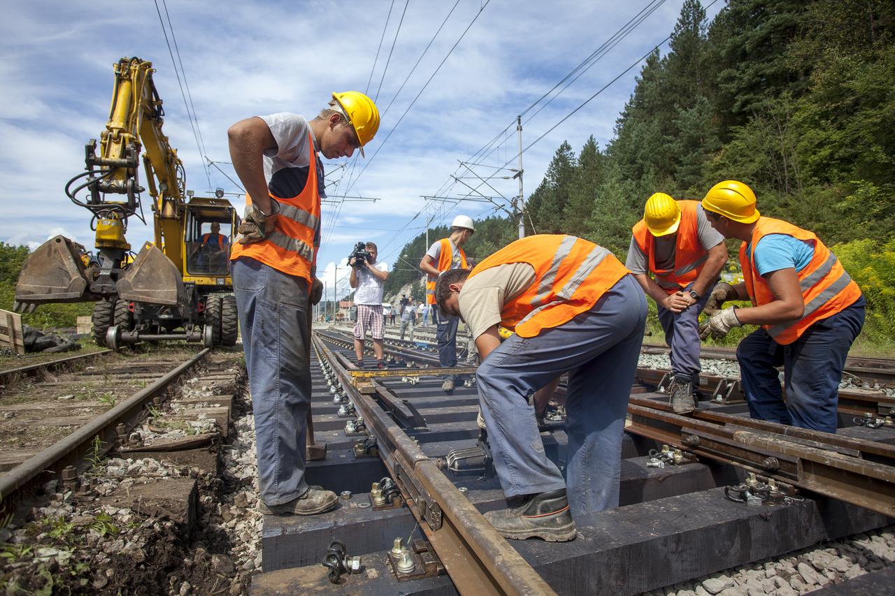 Moravice: Radovi na obnovi mosta Jelenski jarak i željezničkog kolodvora