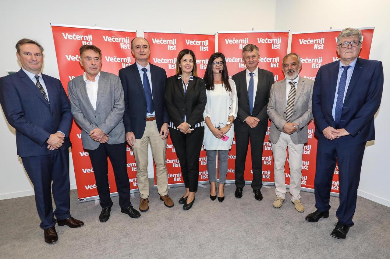 Sani Pogorilić, Stjepko Pleština, predsjednik Hrvatskog onkološkog društva Eduard Vrdoljak, Jelena Matuzović, ministar zdravstva Milan Kujundžić, Milorad Gošev, ravnatelj KBC-a Zagreb Ante Ćorušić