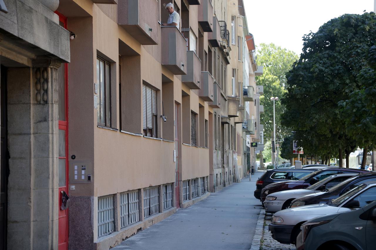 Zagreb: U Vodnikovoj uklonjeni grafiti, pročelja zaštićena antigrafitnim premazom