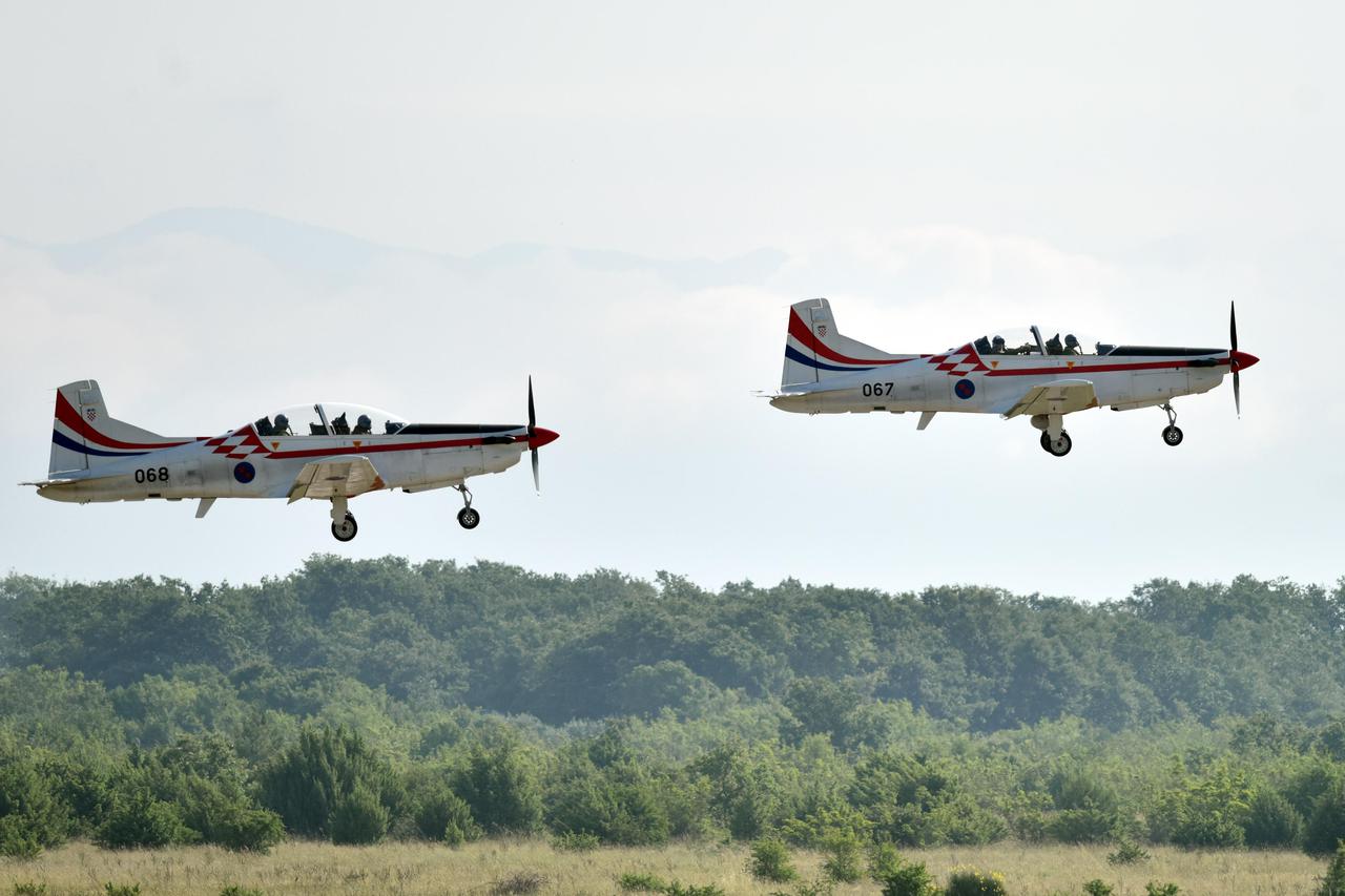 Sportski zrakoplovi Pilatus u zračnoj luci Zemunik