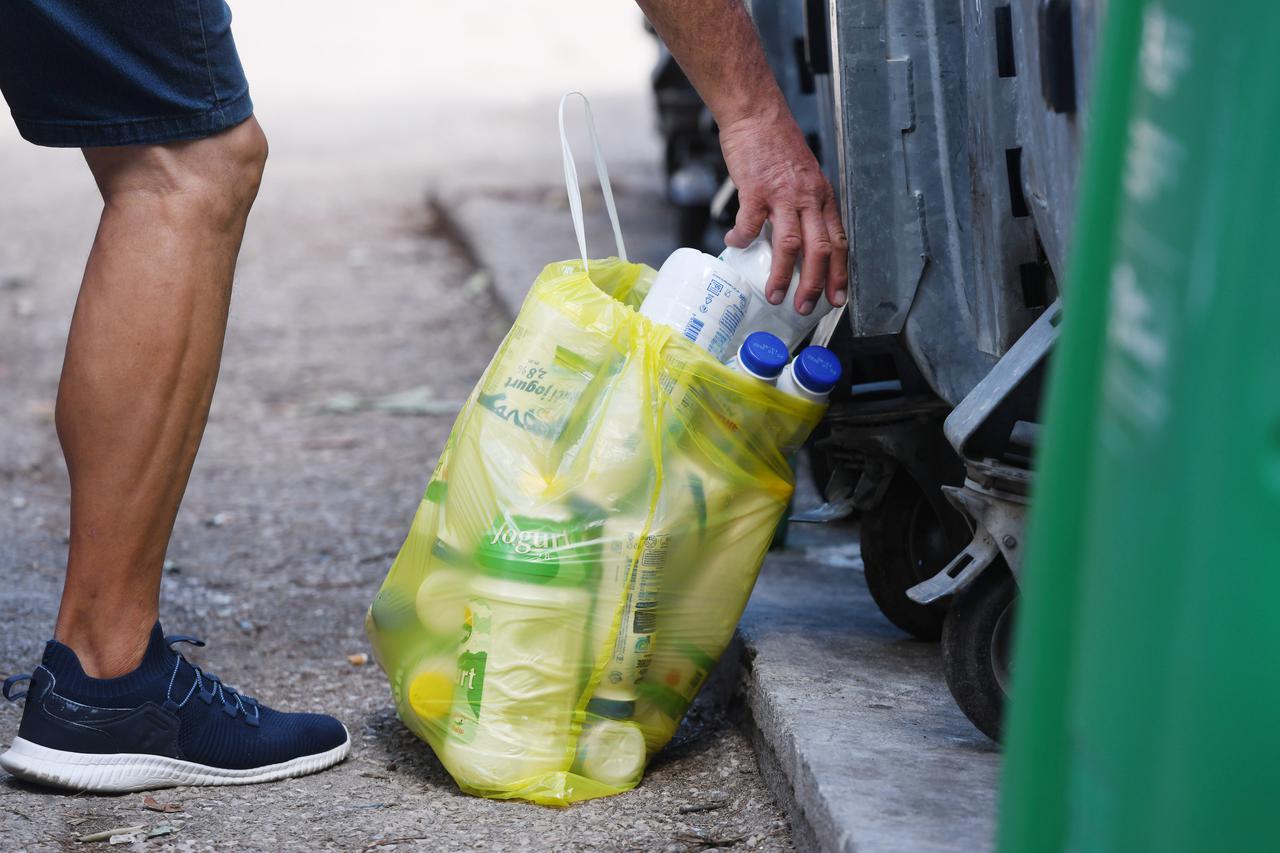 Uvođenjem eura odredila se i cijena povratne naknade za plastičnu ambalažu