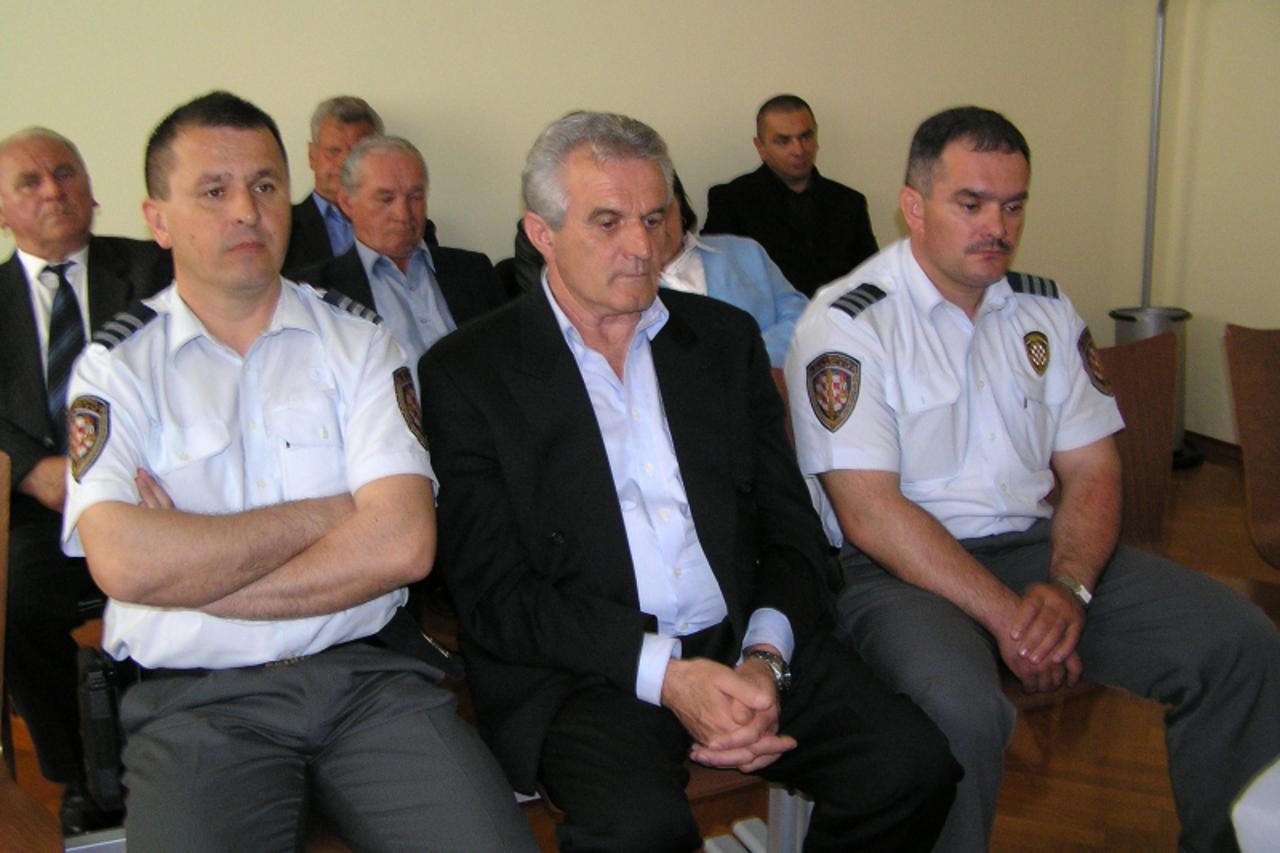'zagorje - 04. 05. 2010.,Zlatar, Hrvatska - Rudolf Hruskar na sudenju za pokusaj ubojstva na Zupanijskom sudu'