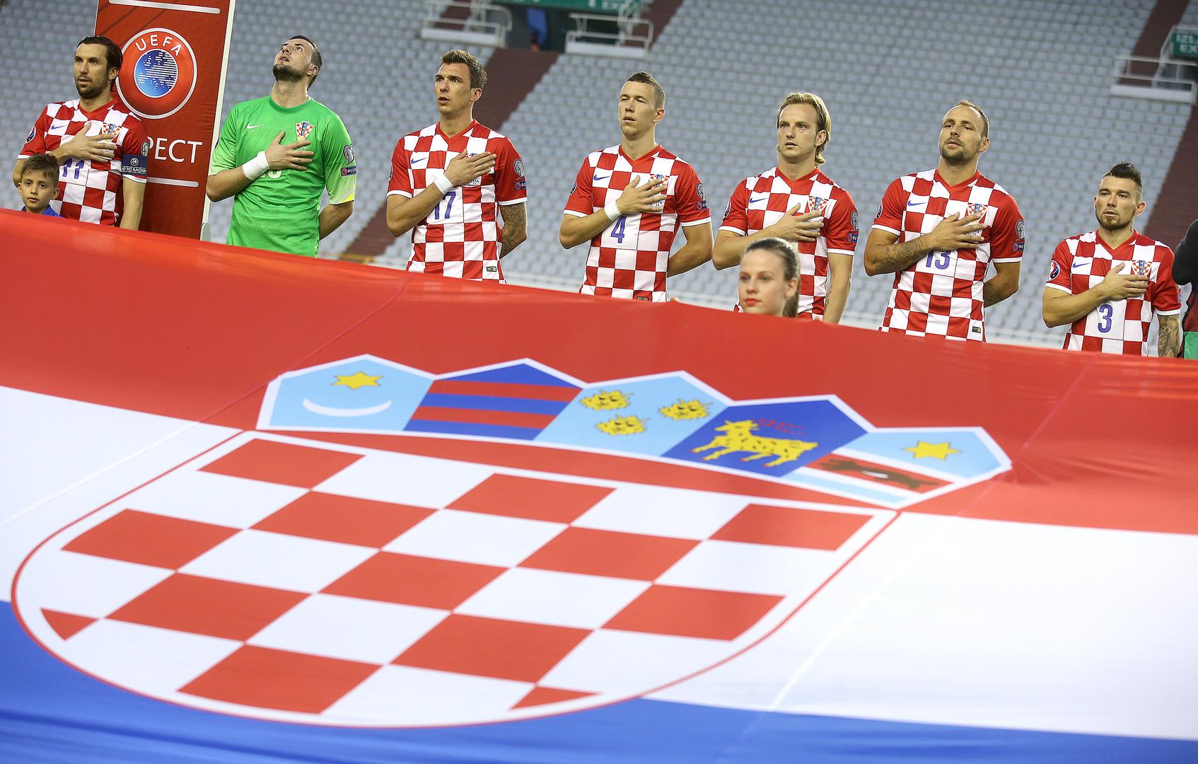 Hrvatska i Italija će u ponedjeljak, 24. lipnja u Leipzigu po deveti put stajati na suprotnim stranama, a u dosadašnjih osam ogleda Vatreni ni jednom nisu izgubili. Bit će to ogled u kojem Vatrenima, osim u ludim kombinacijama, igra samo pobjeda, dok je Azurrima dovoljan i bod za plasman u osminu finala. Podsjetimo, hrvatska reprezentacija je u prva dva kola skupine B dohvatila "mršavi" bod protiv Albanije (2-2) te izgubila od Španjolske (0-3), dok su Talijani porazili Albance (2-1) te upisali poraz od Furije (0-1).