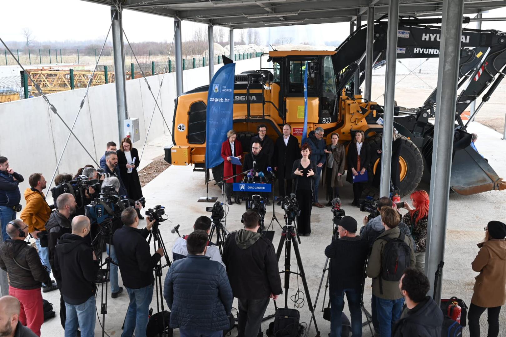 Zagreb je dobio novo oporabilište otpada, doduše privremeno i samo za građevinski otpad. 