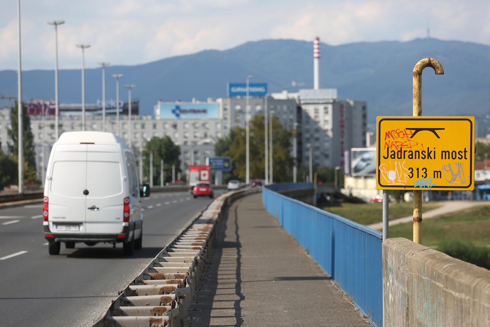 Ni Jadranski most nije baš u najboljem stanju.