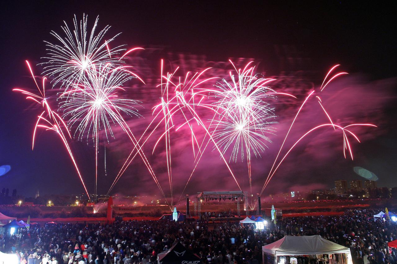 29.06.2013., Zagreb - Medjunarodni festival vatrometa na jezeru Bundek. Natjecateljski vatromet - Pyro Art, Njemacka.  Photo: Borna Filic/PIXSELL