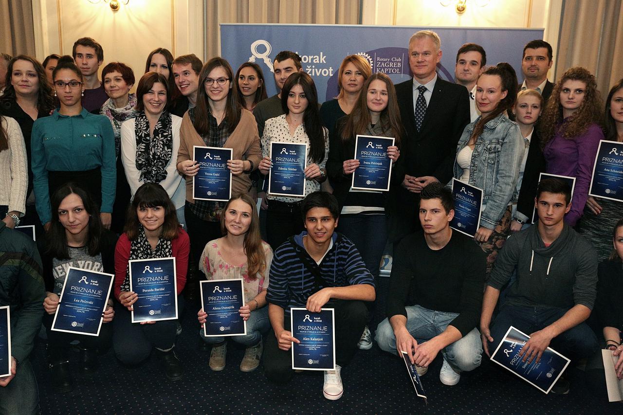 04.11.2014., Zagreb - U dvorani Ilirskog preporoda dodijeljene su stipendije studentima iz udomiteljskih obitelji i domova za nezbrinutu djecu. Photo: Zarko Basic/PIXSELL