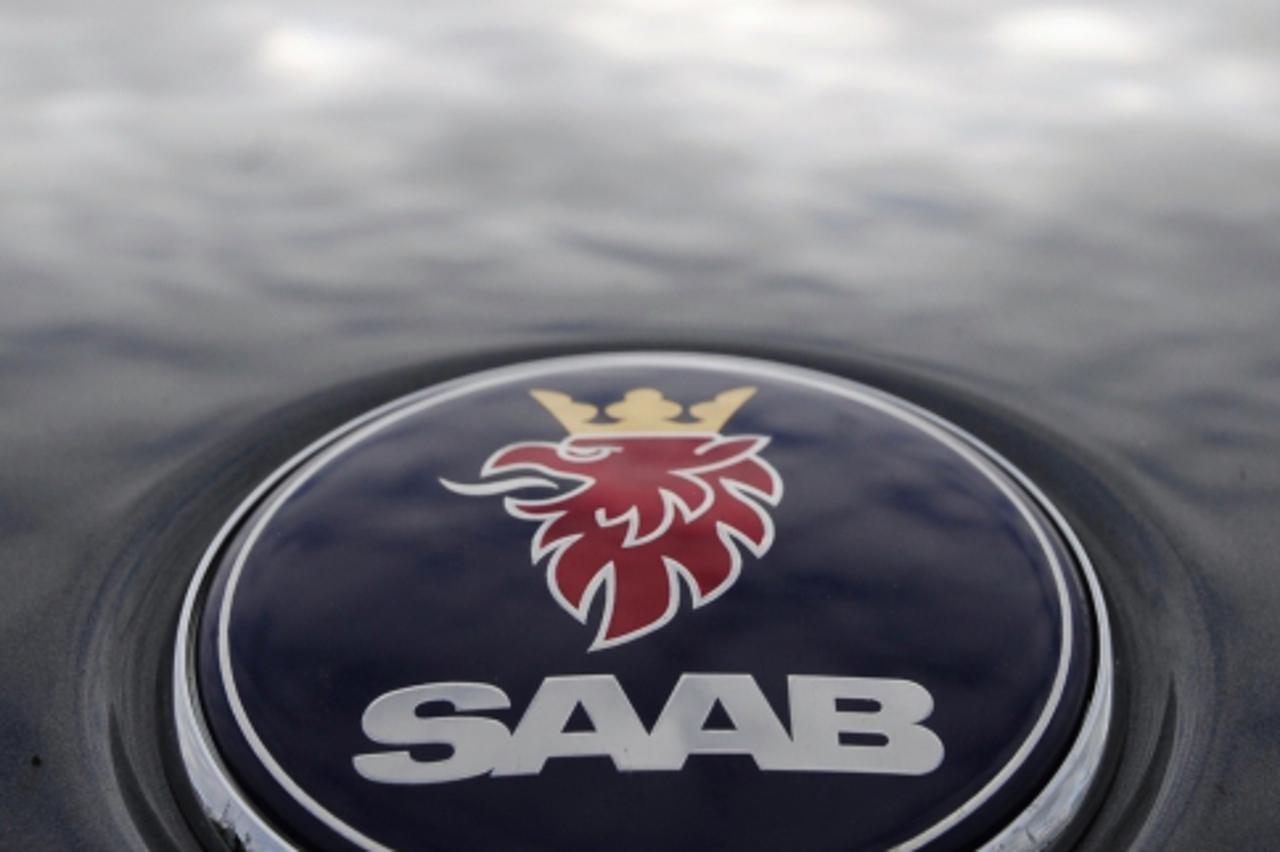 \'(FILES) Thi October 2, 2008 file photo shows the logo of Swedish automobile company Saab on a car at its headquarters in Trollhattan, in south-west Sweden. The North American unit of bankrupt Swedis
