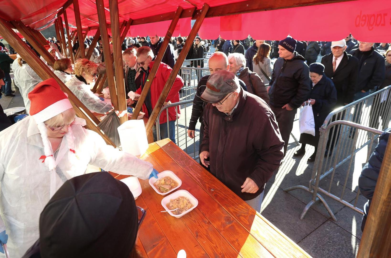 Ako ste se danas zatekli na Trgu bana Josipa Jelačića, imate šanse dobiti ukusan bakalar.

