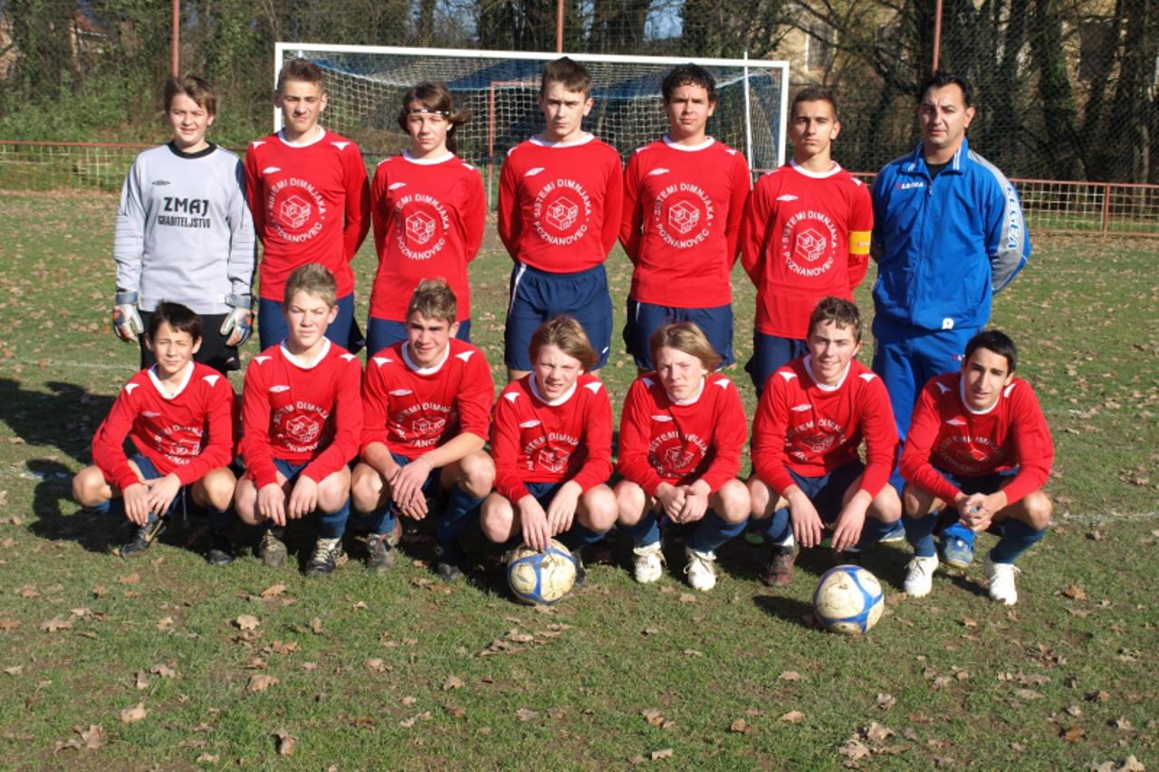 '13.11.2010. NK Poznanovec, Poznanovec - Mladi nogometasi Nogometnog Kluba Poznanovec najbolji su u svojoj ligi. Nakon 11 odigranih kola postigli su preko 90 golova, a trenira ih Alojz Jakopec Pancev.