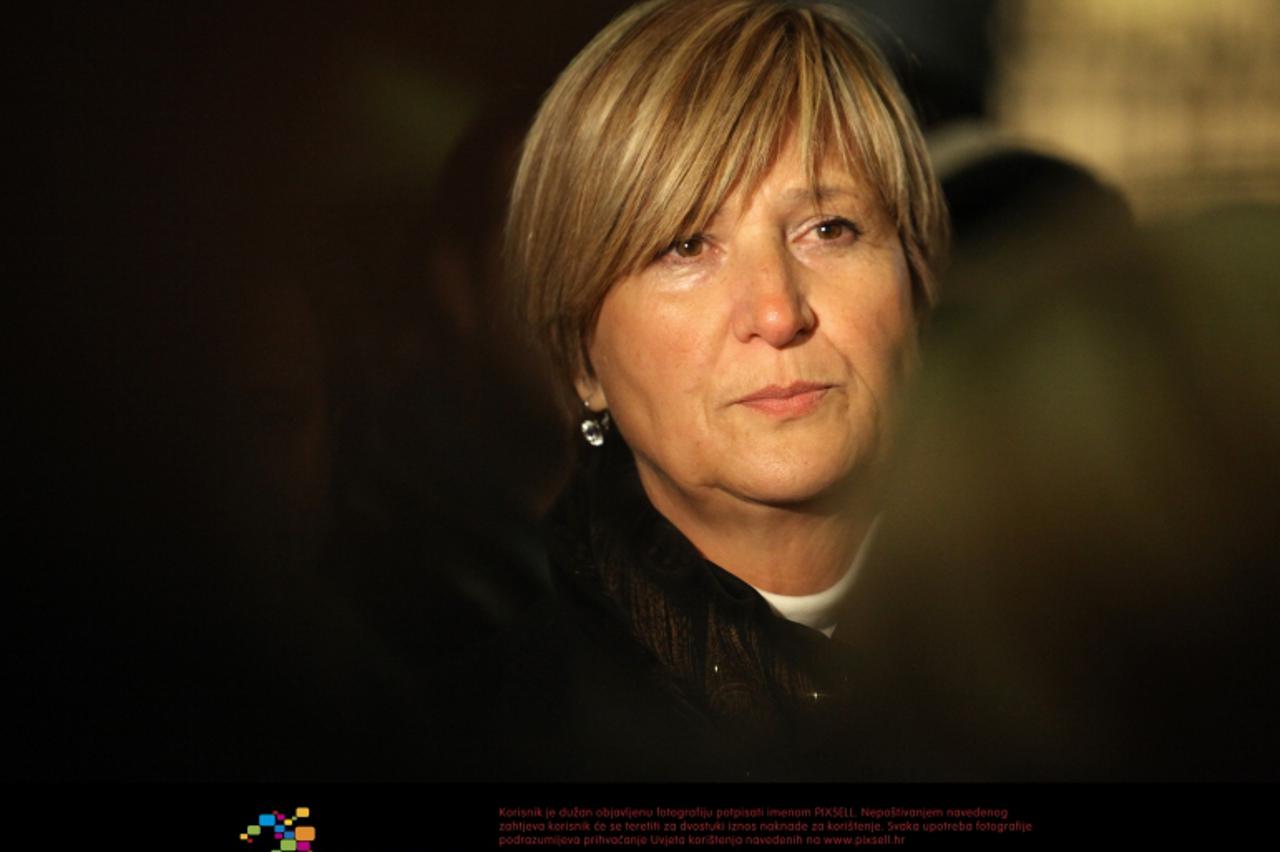 '24.11.2011., Zadar - Predsjednica HCSP Ruza Tomasic i politicki tajnik HCSP-a Luka Podrug u sklopu predizborne kampanje dosli su u Zadar gdje su se na Narodnom trgu druzili sa gradjanima. Photo: Fili