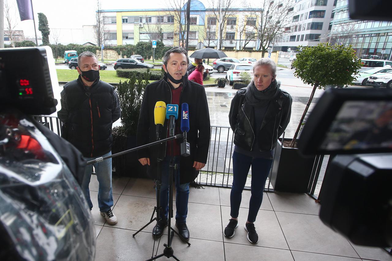 Zagreb: Novoosnovani Nezavisni sindikat vozača taksija održao prosvjed upozorenja
