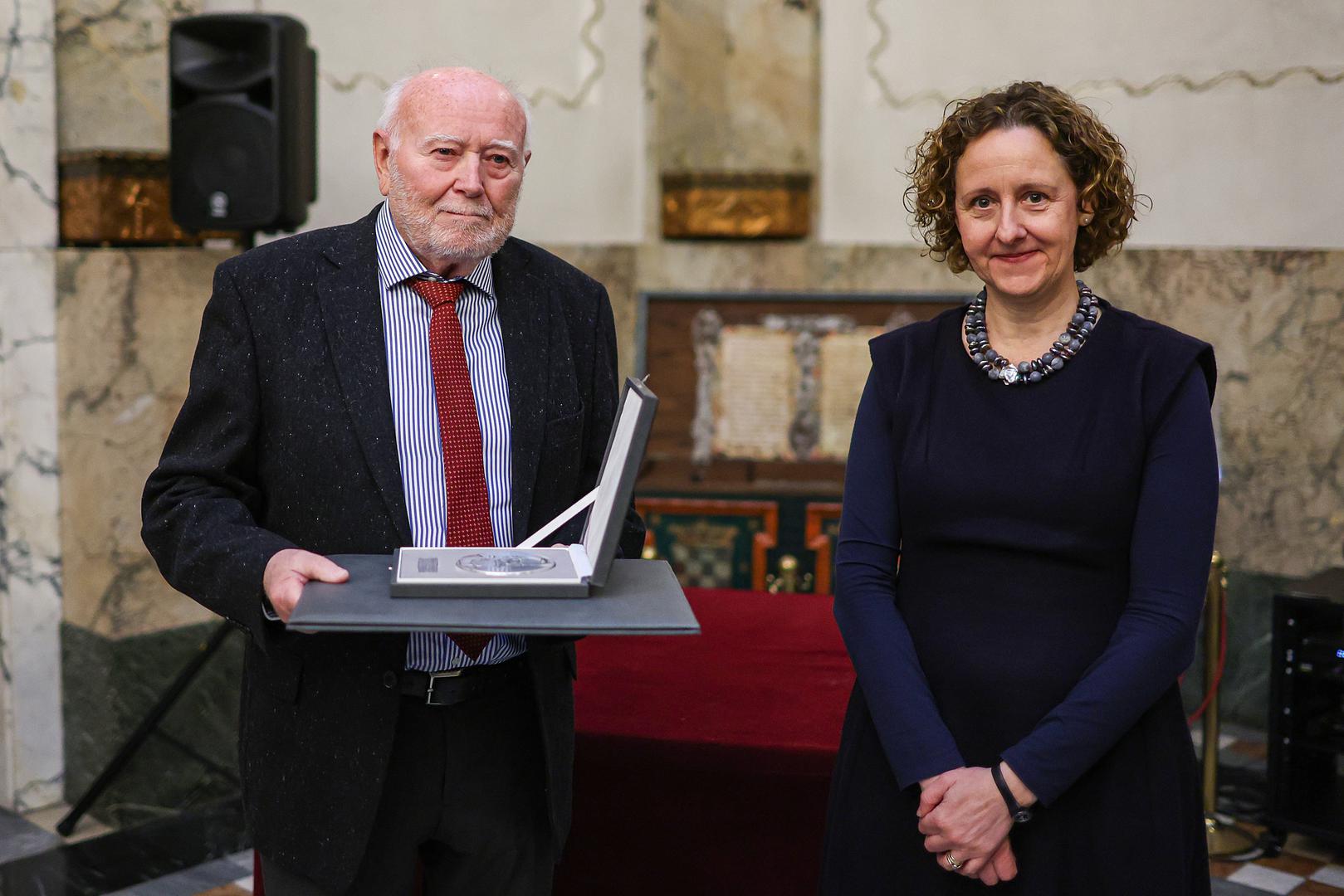 Karlo Budor svoj radni vijek proveo je na Odsjeku za romanistiku zagrebačkog Filozofskog fakulteta, na katedri za hispanistiku te je imao velikog utjecaja na formiranje novih generacija književnih prevoditelja. U svojem je radu preveo brojna djela od kojih se ističu "Prometej ili život Balzacov" Andréa Mauroisa, "Munje u kolovozu" Jorgea Ibargüengoitije te "Lazarillo de Tormes i njegove životne zgode i nezgode", nepoznatog autora