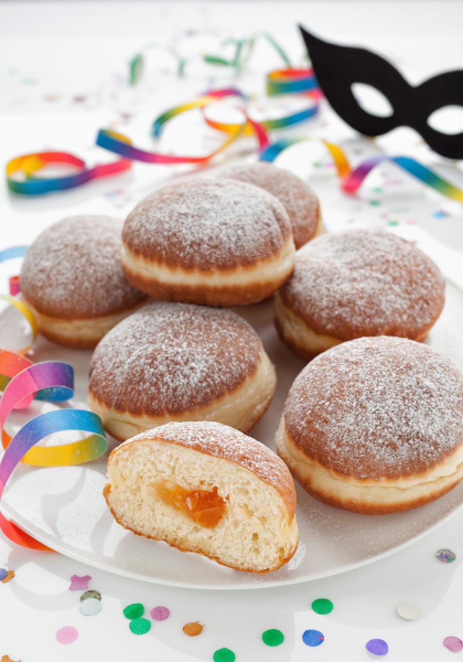 '16. 01. 2013., Zagreb - Karnevalski obicaji, krafne  Photo: Danijel Berkovic/PIXSELL'