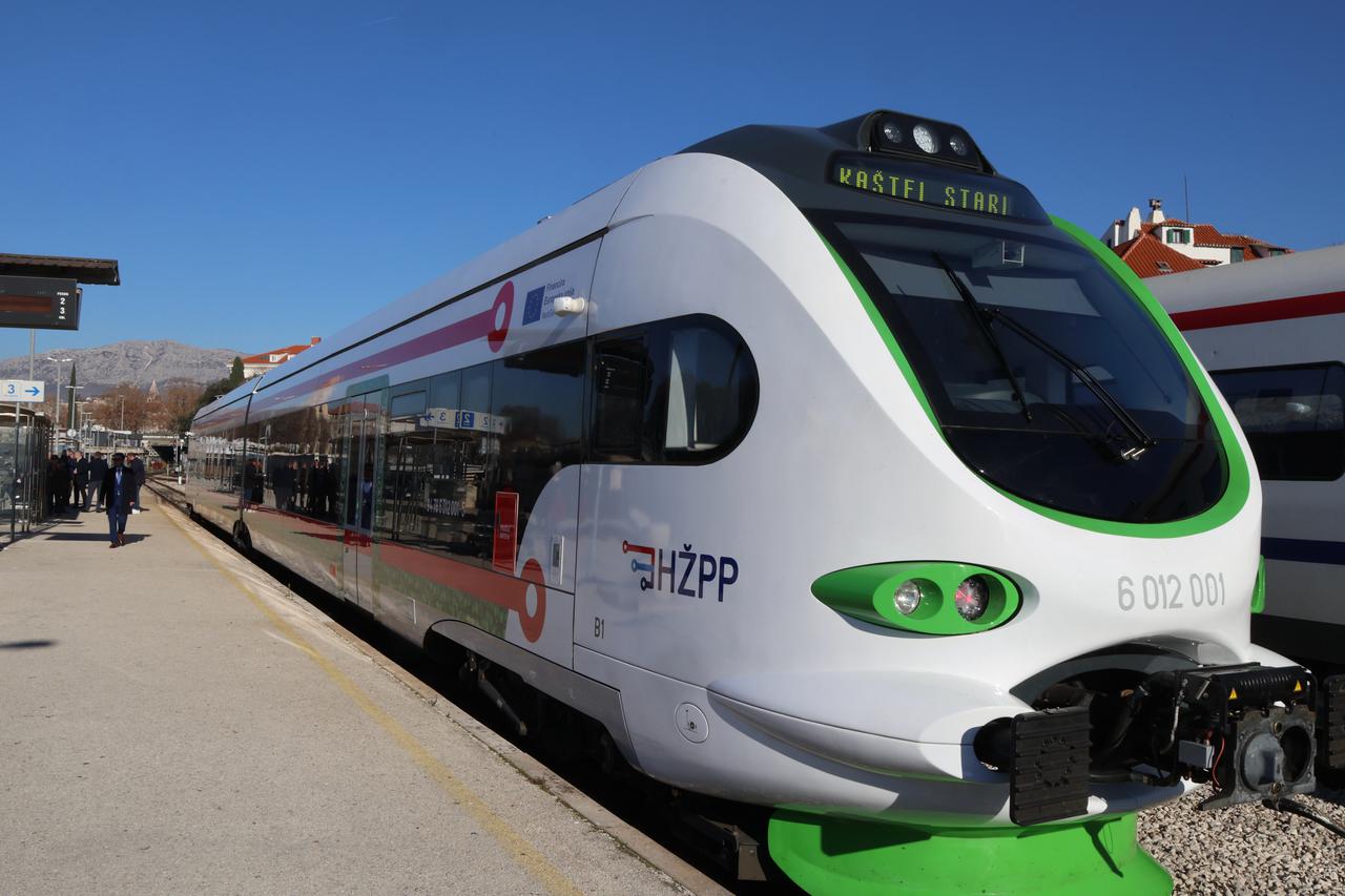 Split: U promet uveden baterijski vlak