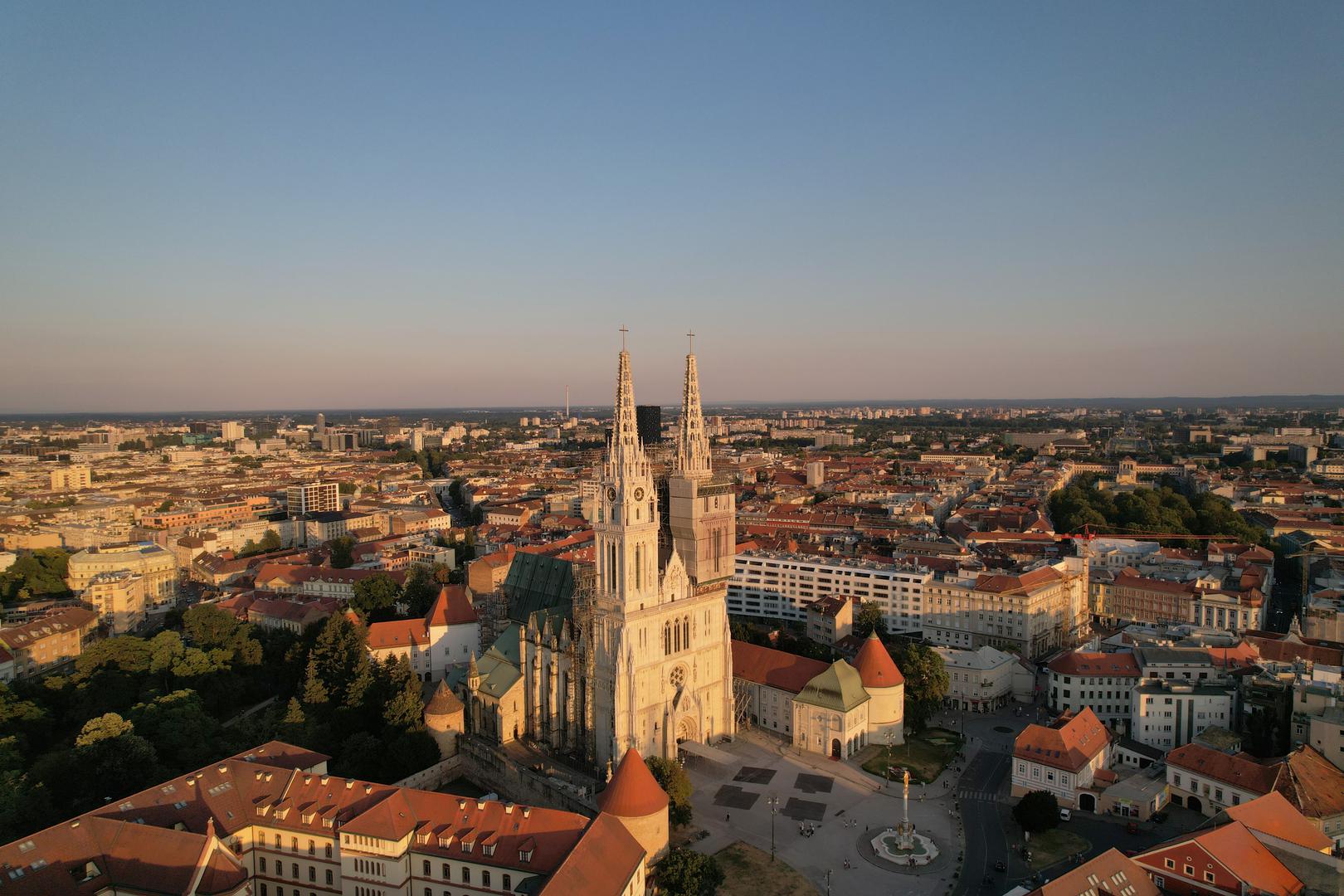 Katedrala Uznesenja Blažene Djevice Marije i svetih Stjepana i Ladislava
