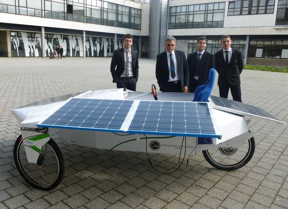 električni automobil