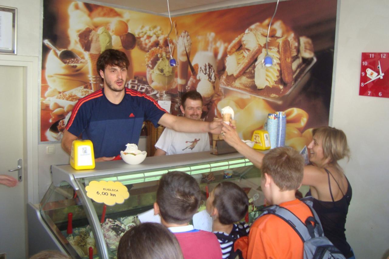 '                               '