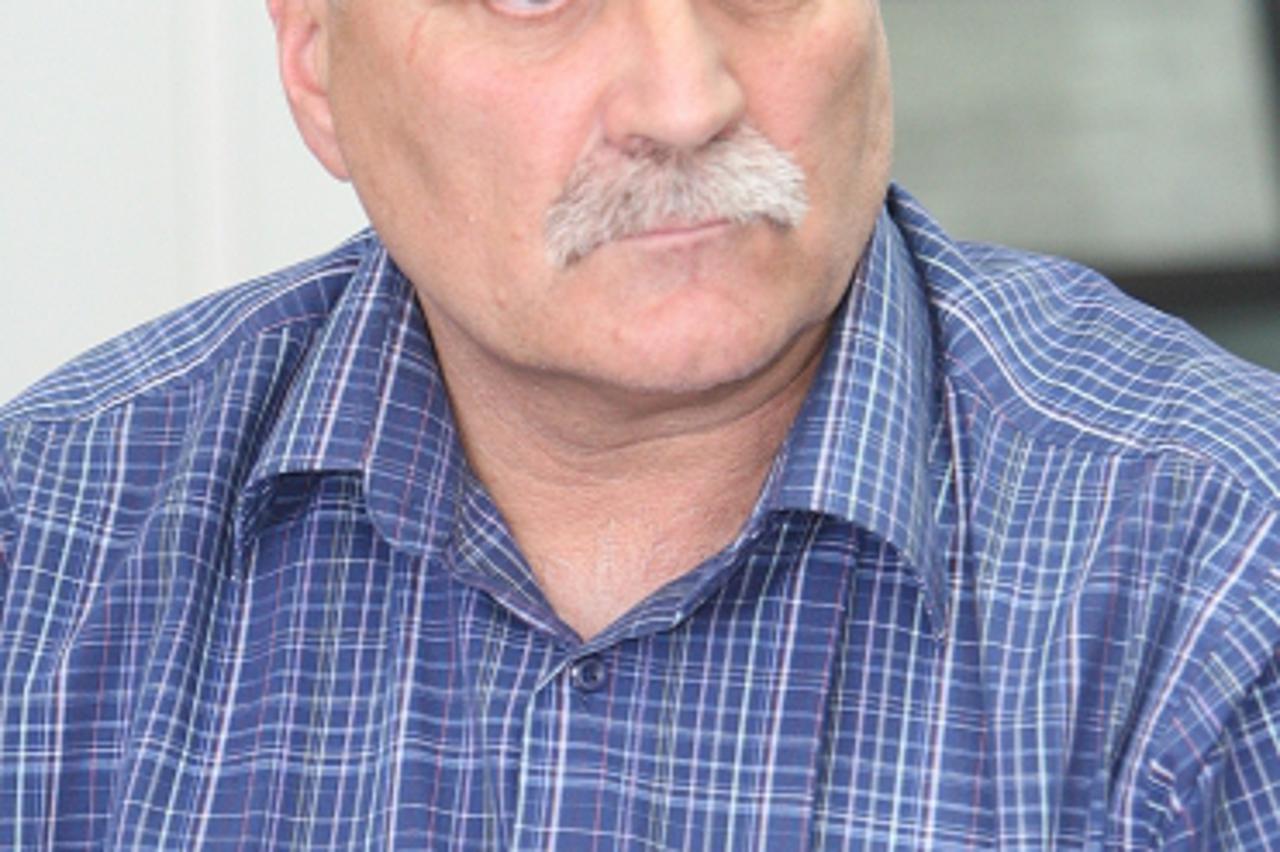 '02.05.2011., Banovina, Split - Na konferenciji za novinare predstavljena monografija Banovina\'91. o napadu Splicana na zgradu VPO u kojoj je danas smjestena Gradska uprava. Ozren Matijasevic, predsj