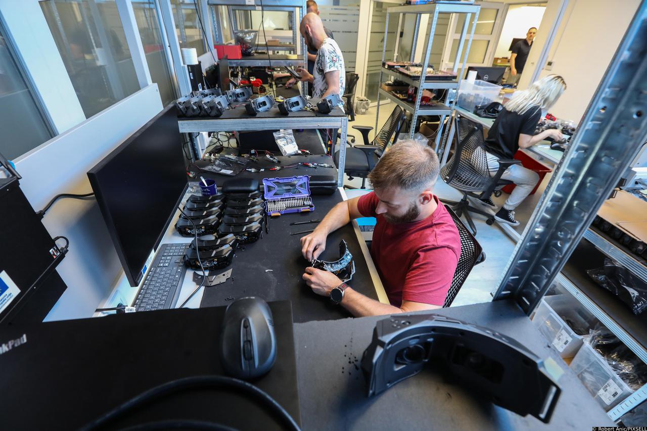 Osijek: Tvrtka Orqa bavi se proizvodnjom videonaočala za upravljanje dronovima