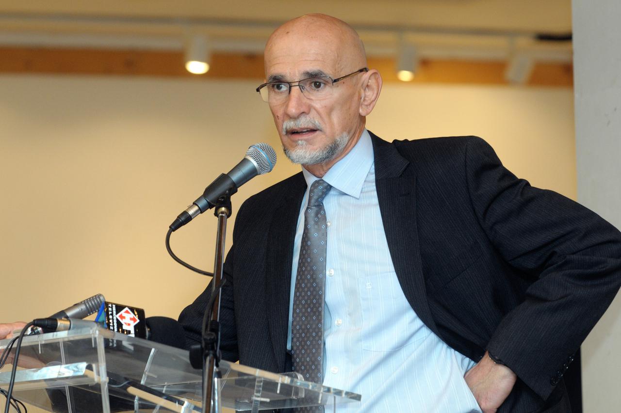 04.12.2008.,Mostar,BIH - Hrvatski dom Herceg Stjepan Kosaca.Predstavljanje knjige 