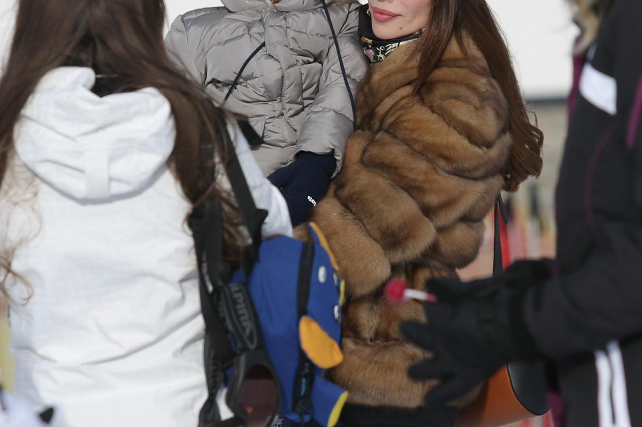 09.01.2015., Nassfeld, Austrija - Severina sa sinom Aleksandrom na zimovanju.  Photo: Tomislav Miletic/PIXSELL