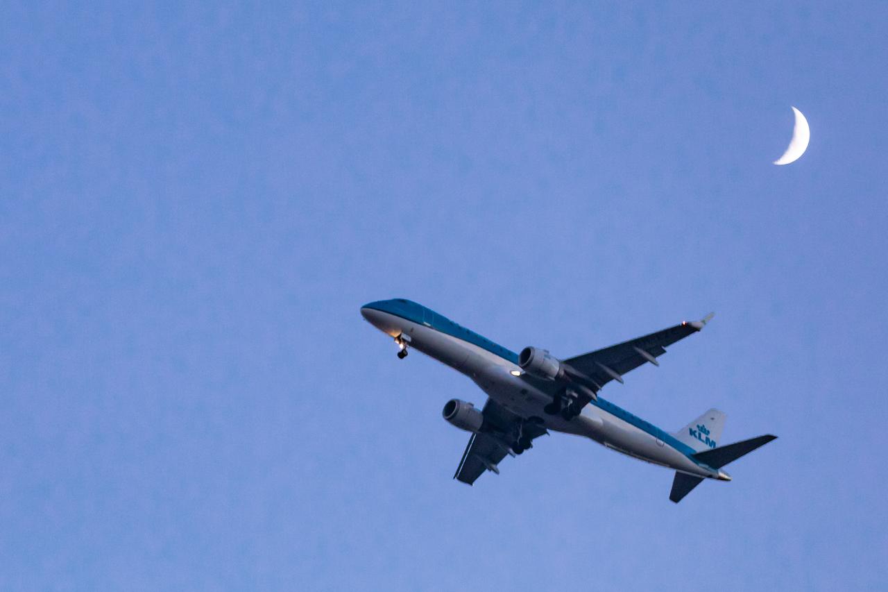 Zrakoplovi pri slijetanju u Zagreb