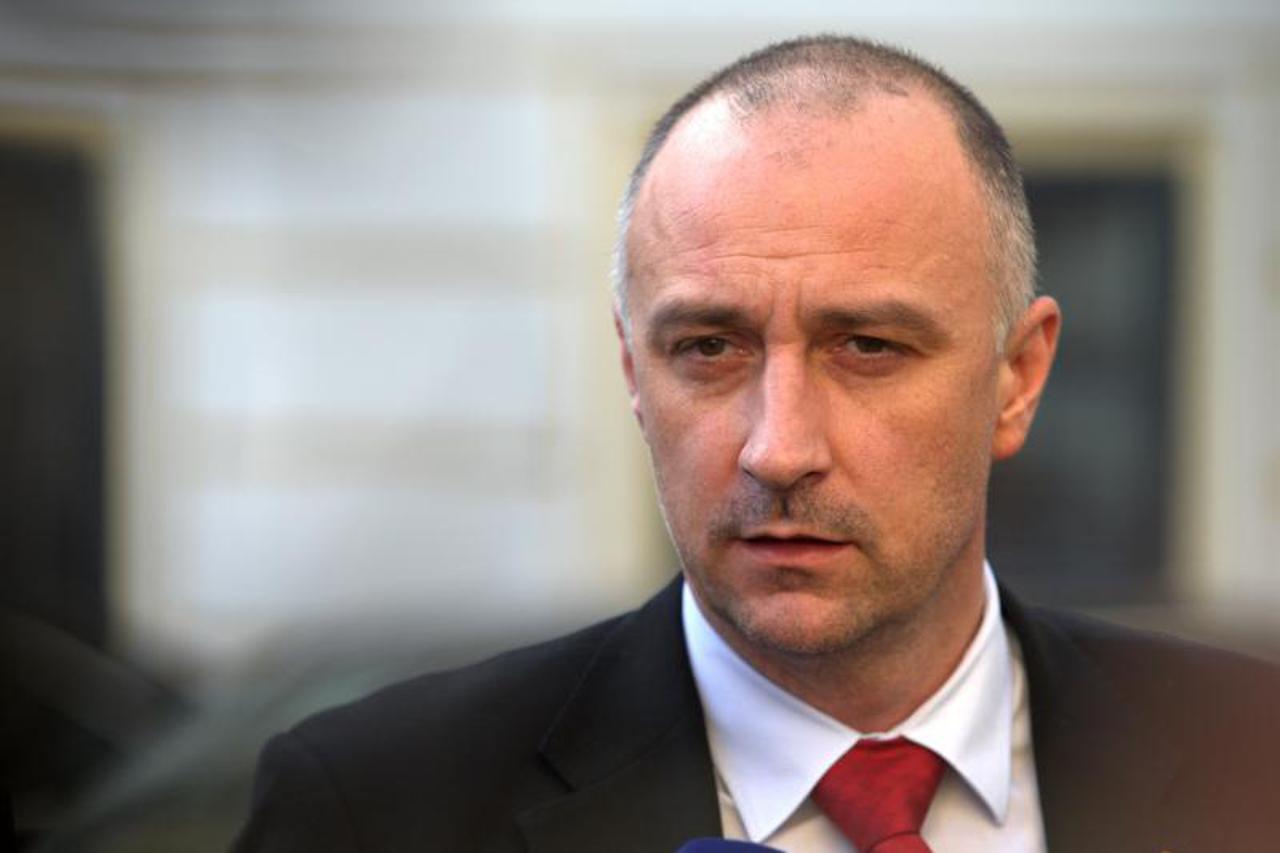 Ina,MOL,Ivan Vrdoljak,József Molnár