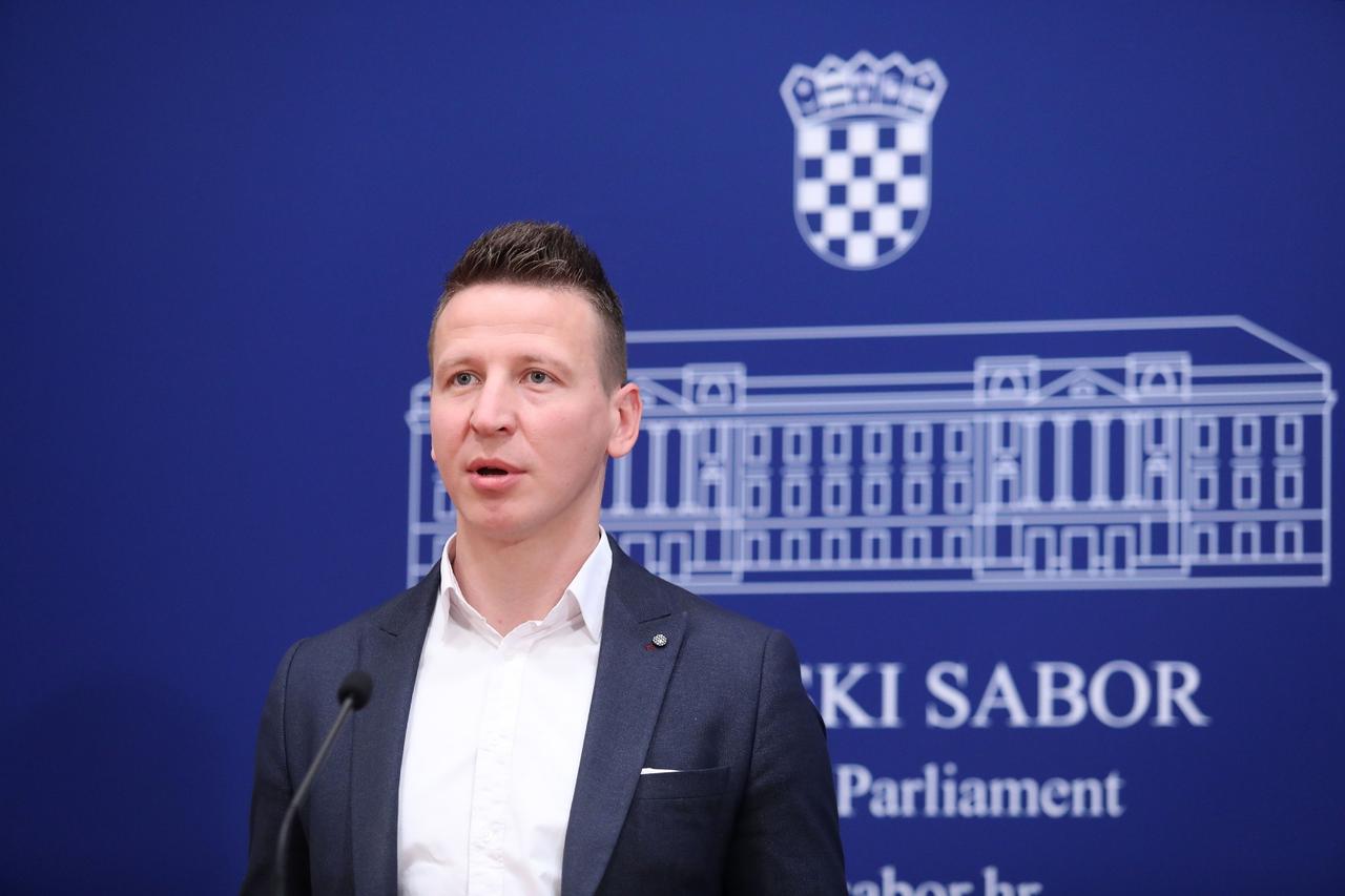 Zagreb: Oporbeni zastupnici o pokretanju pitanja povjerenja ministru Ćoriću