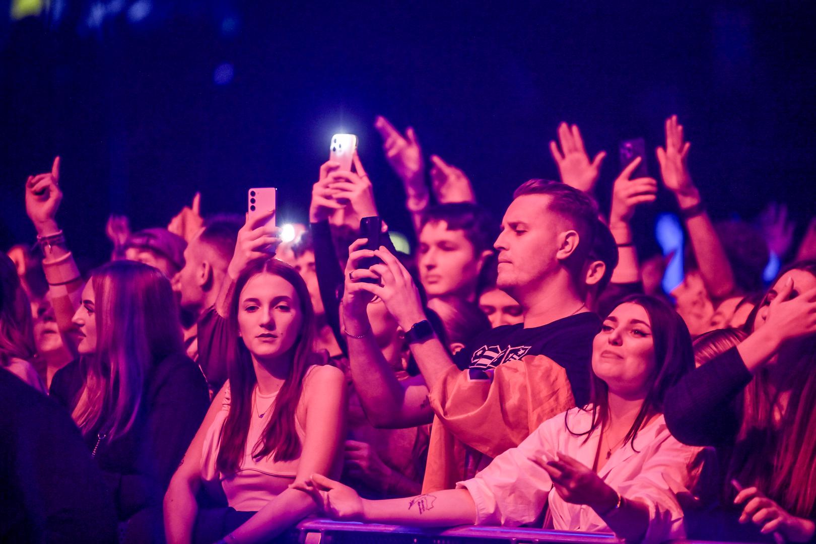 09.12.2023., Frankfurt - Hrvatska Noc , spektakularan koncert u Frankfurtu , 10 izvođača,10 sati glazbenog programa za 13 000 posjetitelja.  Najvece je okupljanje Hrvata i njihovih prijatelja u iseljenistvu . Dogadjaj na koji se ceka cijelu godinu. Na koncertu u Frankfurtu  veceras nastupaju najvece hrvatske glazbene zvijezde:  Petar Grašo, Prljavo kazaliste, Jole, Jelena Rozga, Mate Bulic, Zlatko Pejaković, Crvena jabuka, Miroslav Škoro, Mladen Grdovic, Sinisa Vuco. Tisuce Hrvata i njihovih gostiju  koji u Frankfurt dolaze iz Novog Zelanda , SAD , Europe i cijelog svijeta .  Photo: Igor Soban/PIXSELL