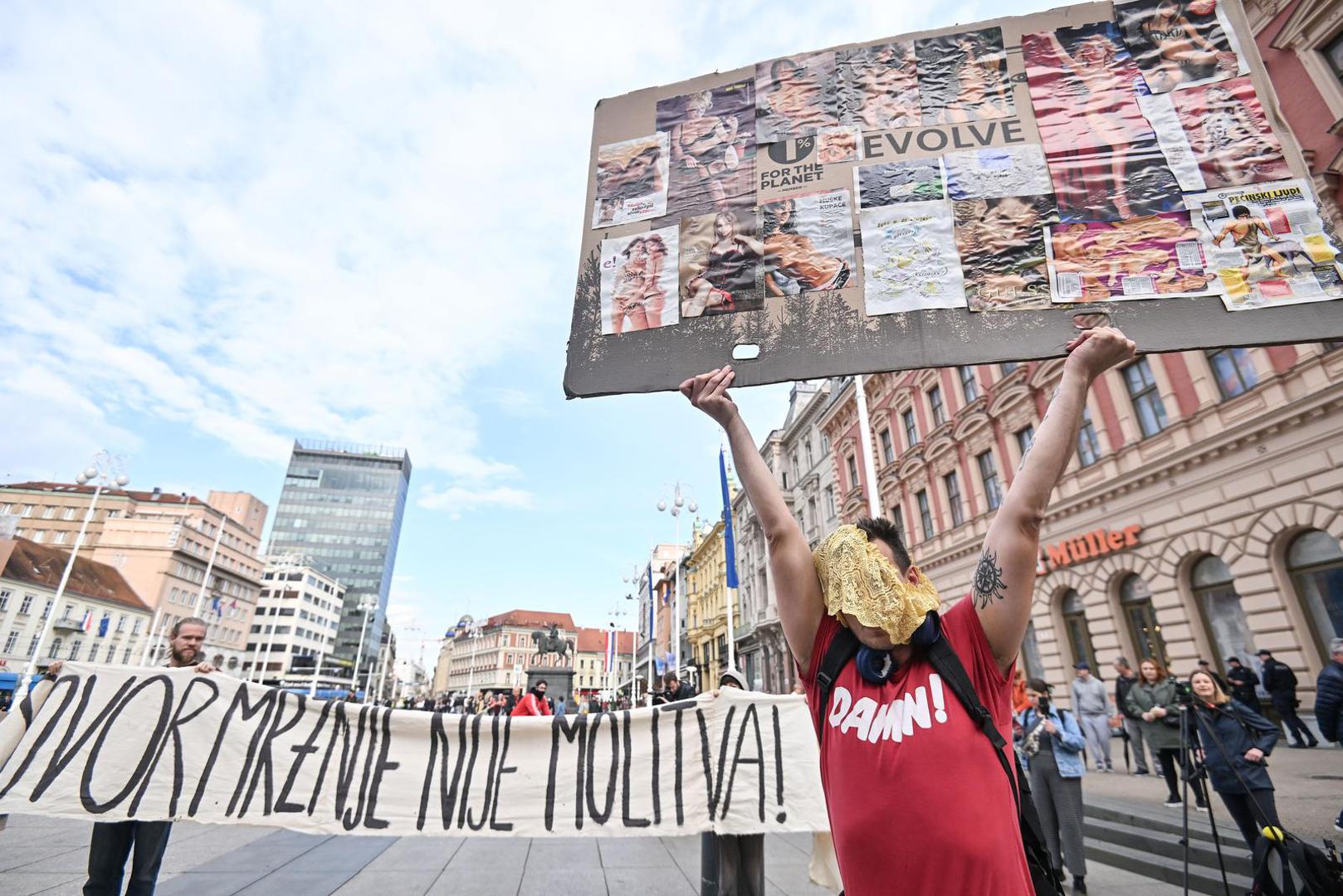 04.05.2024., Zagreb - Prosvjed koji se paralelno odrzao s molitvom muskaraca na Trgu bana Jelacica u Zagrebu. Photo: Neva Zganec/PIXSELL