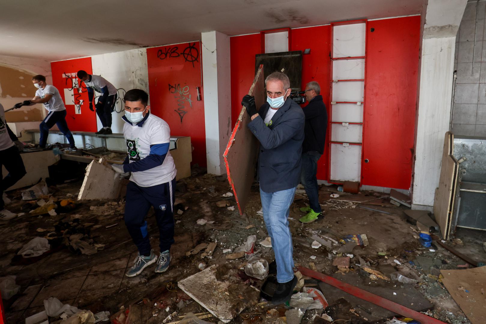 27.04.2025., Sesvete - Udruga Zelene i plave Sesvete i Cisteci medvjedici u akciji ciscenja smeca u sklopu projekta Rezolucija Zemlja 2025. Akciji ciscenja se prikljucio i gradolnacelnik Tomislav Tomasevic. Photo: Igor Kralj/PIXSELL