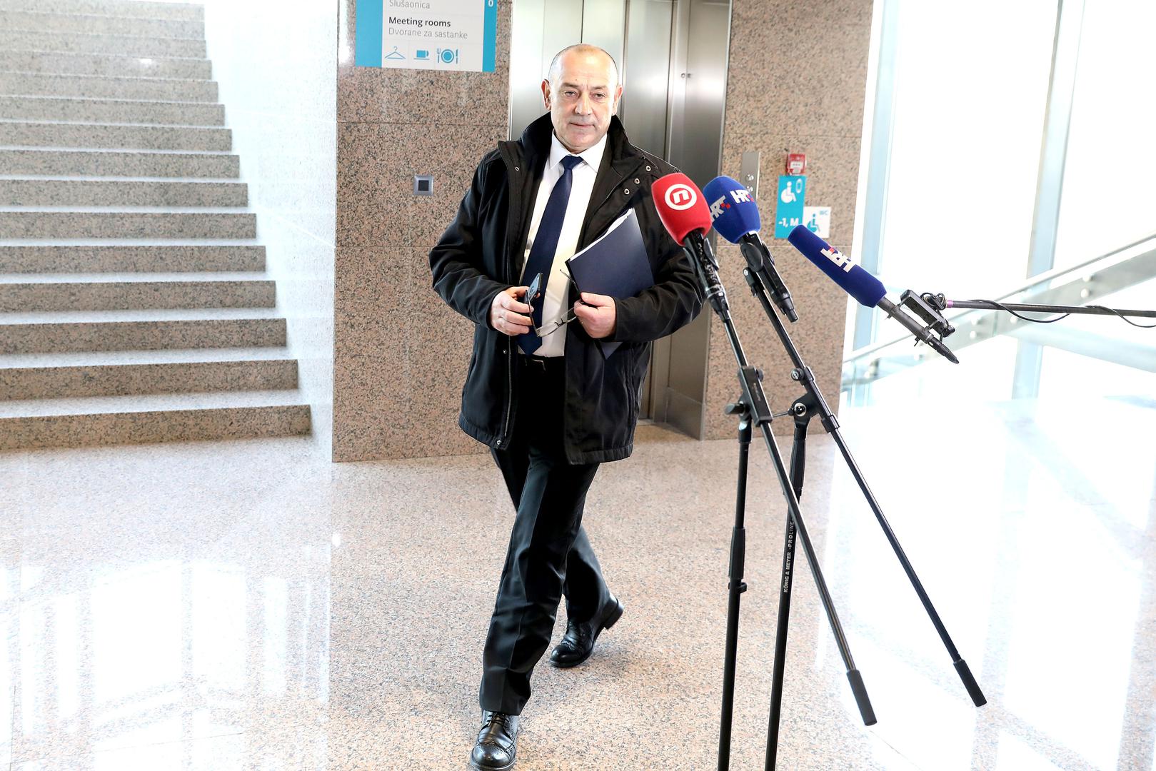 02.04.2020., Zagreb - Vlada RH na svojoj 222. sjednici donosi travanjski paket mjera za pomoc gospodarstvu za vrijeme trajanja epidemije koronavirusa. Minsitar branitelja Tomo Medved Photo: Patrik Macek/PIXSELL