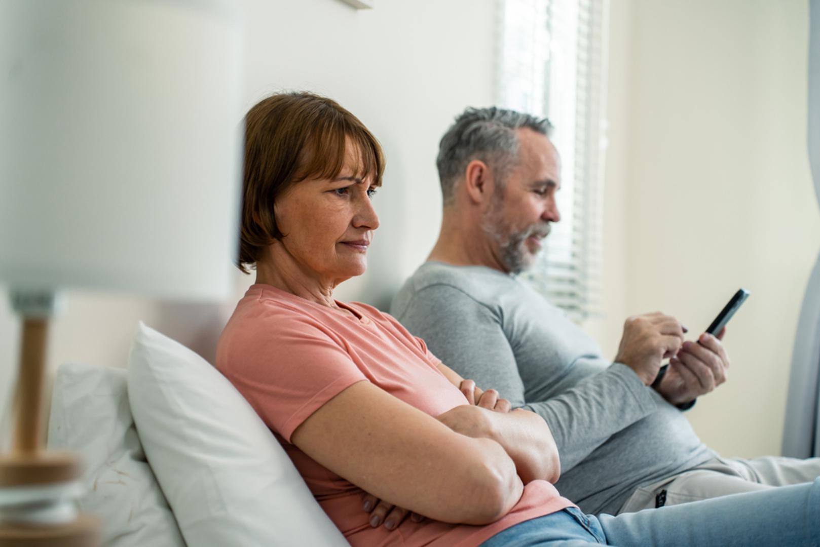Mentalno zdravlje: Depresija, anksioznost i stres mogu smanjiti seksualnu želju. Partner koji se osjeća odbijen može to krivo shvatiti kao osobno odbacivanje, iako je uzrok u mentalnom stanju druge osobe.