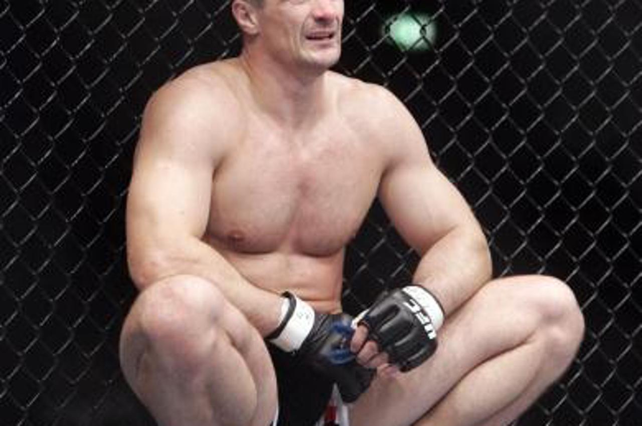 '08.09.2007., London, Engleska - Nakon tri runde od po pet minuta u londonskoj O2 Areni jednoglasnom odlukom sudaca francuski je borac Cheick Kongo zasluzeno pobijedio nasega Mirka Filipovica Cro Copa