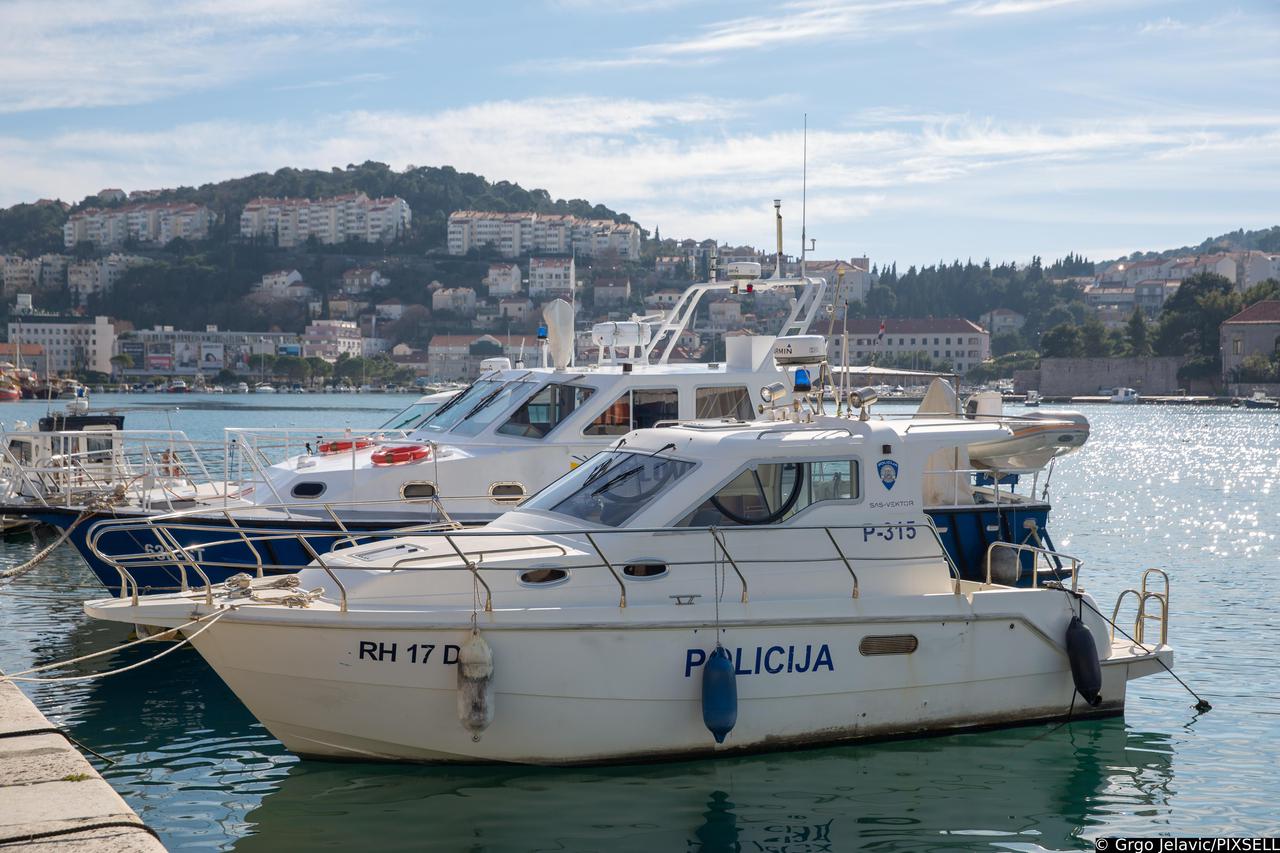 Dubrovnik: Brodovi u luci Gruž