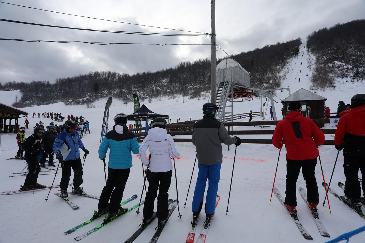 Velike gužve na skijalištu Čelimbaša u Mrkoplju