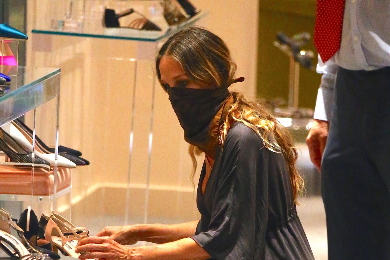 Sarah Jessica Parker shopping store in New York