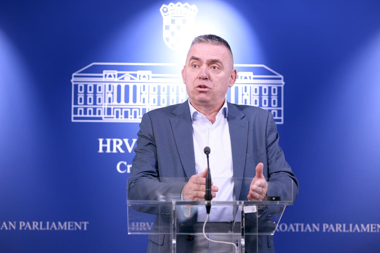 Zagreb: Stipo Mlinarić o aktualnim događanjima