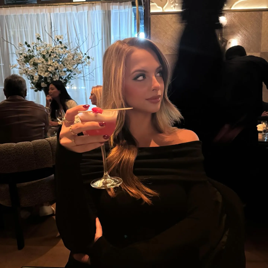 Nedavno je najavila i da će pokrivati sezonu ragbija, što je ponovno izazvalo oduševljenje obožavatelja. Njezina sposobnost da s jednakom strašću i stručnošću pristupa različitim sportovima, uz sudjelovanje u humanitarnim događajima poput golf turnira bejzbolske legende Davida Ortiza, čini je istinskom zvijezdom modernog sportskog novinarstva