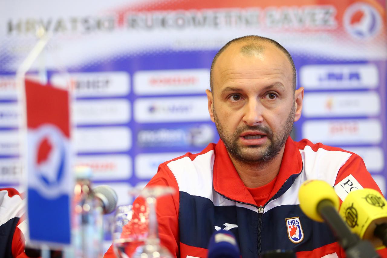 02.11.2015., Zagreb - Konferencija za novinare hrvatske muske seniorske rukometne reprezentacije uoci HEP Croatia Cupa. Zeljko Babic. Photo: Slavko Midzor/PIXSELL
