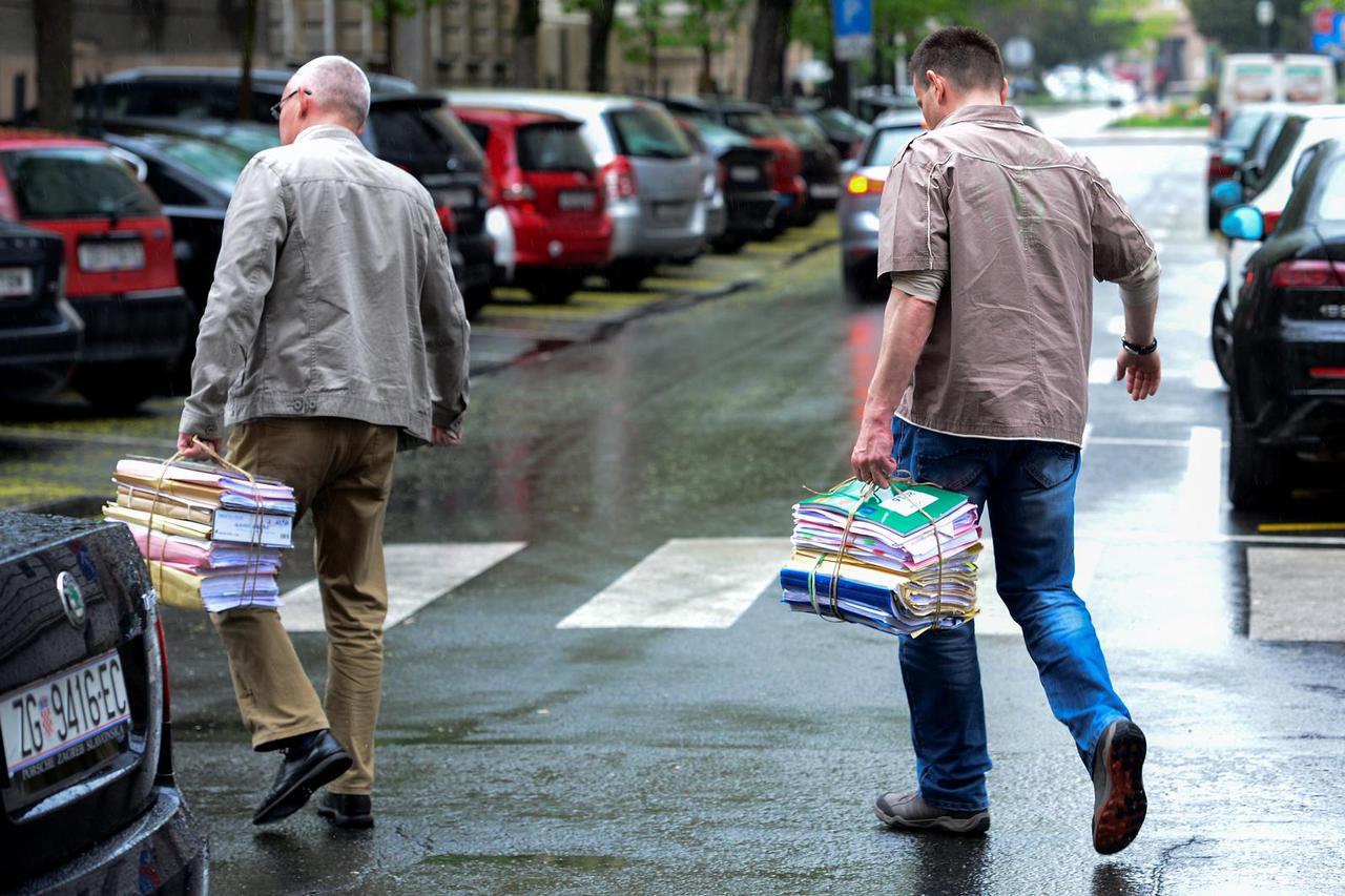 Zagreb: Privo?enje uhi?enih zbog sumnje na pranje novca