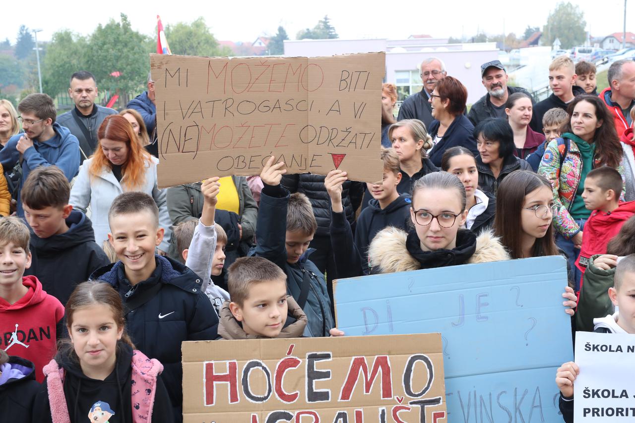 Zagreb: Roditelji OŠ Dragonožec organizirali novi mirni prosvjed