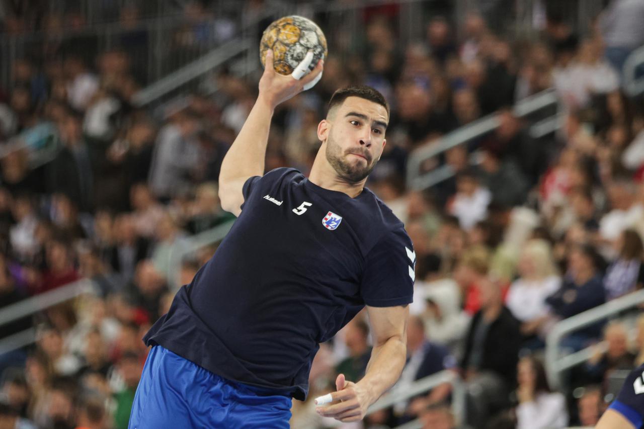 Zagrijavanje rukometaša Zagreba i Montpelliera uoči početka utakmice osmine finala EHF Lige prvaka