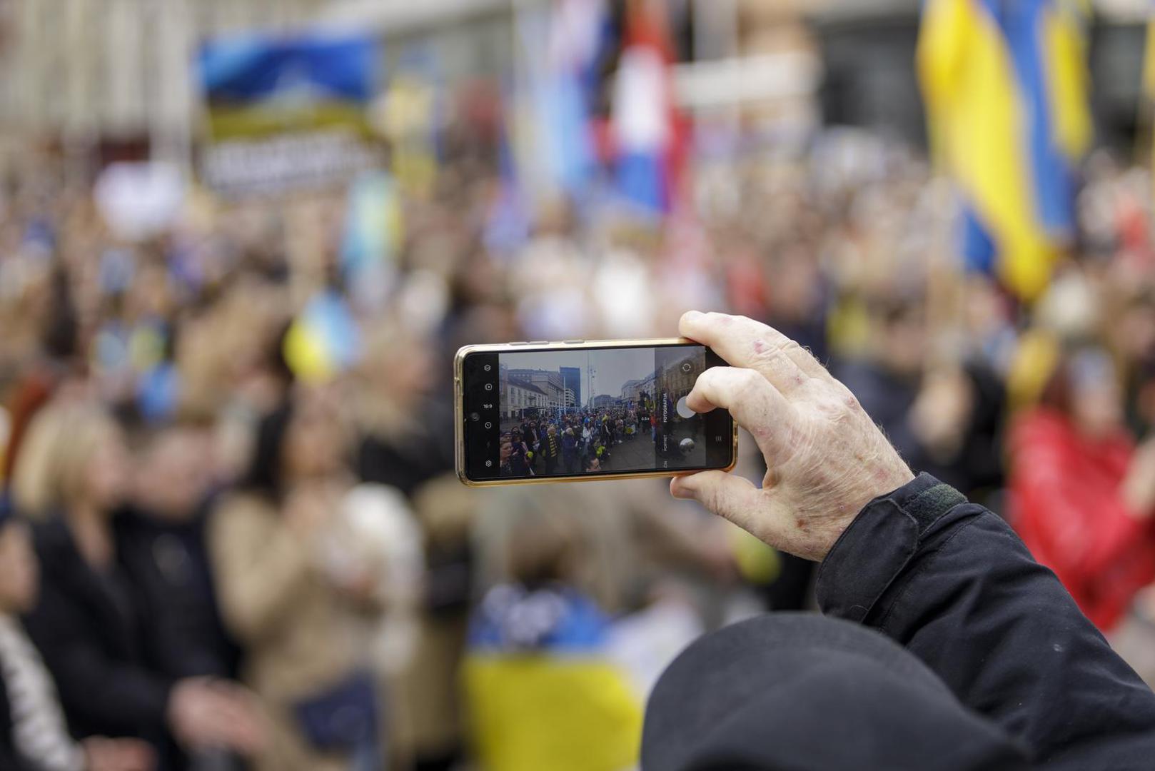 "Sloboda i demokracija su ključne riječi svakog Ukrajinca. To su riječi kojih se boji ruski agresor. U strahu pred ovim vrijednostima, on traži mogućnost da uništi svakoga tko ih drži u srcu", dodao je Kirilič, pozvavši na jedinstvo i zajedništvo.