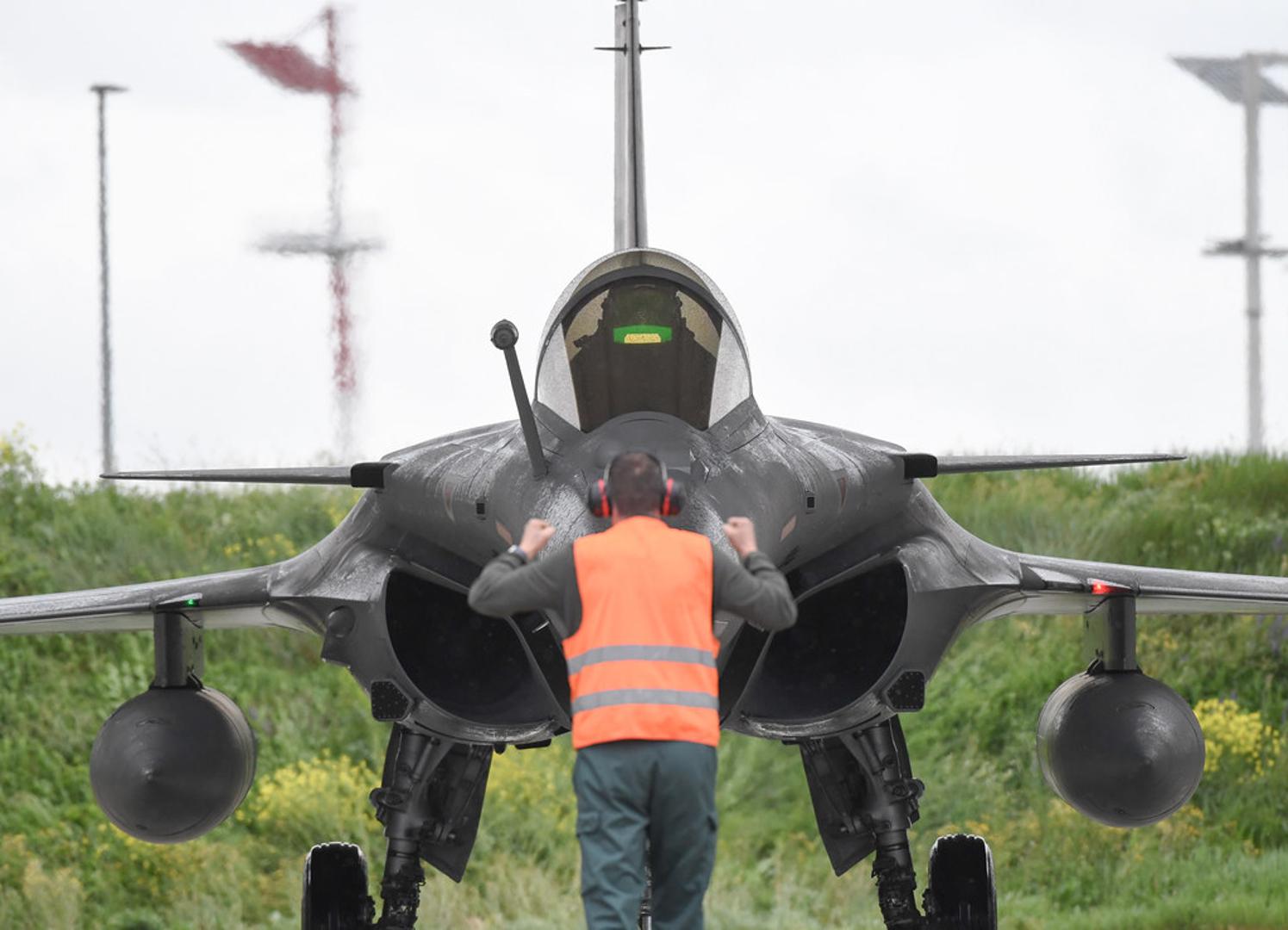 Hrvatska sada raspolaže s 12 višenamjenskih borbenih zrakoplova Rafale, koji predstavljaju vrhunac tehnoloških i operativnih sposobnosti u okruženju, napominje MORH.


