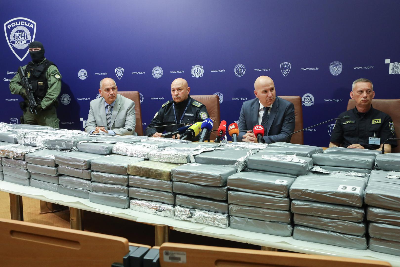 07.06.2023., Zagreb - U Ravnateljstvu policije odrzana je konferencija za medije povodom serijske zapljene vecih kolicina kokaina. Izjave za medije dali su Mario Kovac, nacelnik Policijskog nacionalnog ureda za suzbijanje korupcije i organiziranog kriminaliteta, Hari Brnad, nacelnik Policijske uprave primorsko-goranske,  Andrej Franulovic, procelnik Podrucnog carinskog ureda Rijeka i Predrag Juratovac, pomocnik ravnatelja za Sektor za mobilne jedinice Carinske uprave.     Photo: Robert Anic/PIXSELL