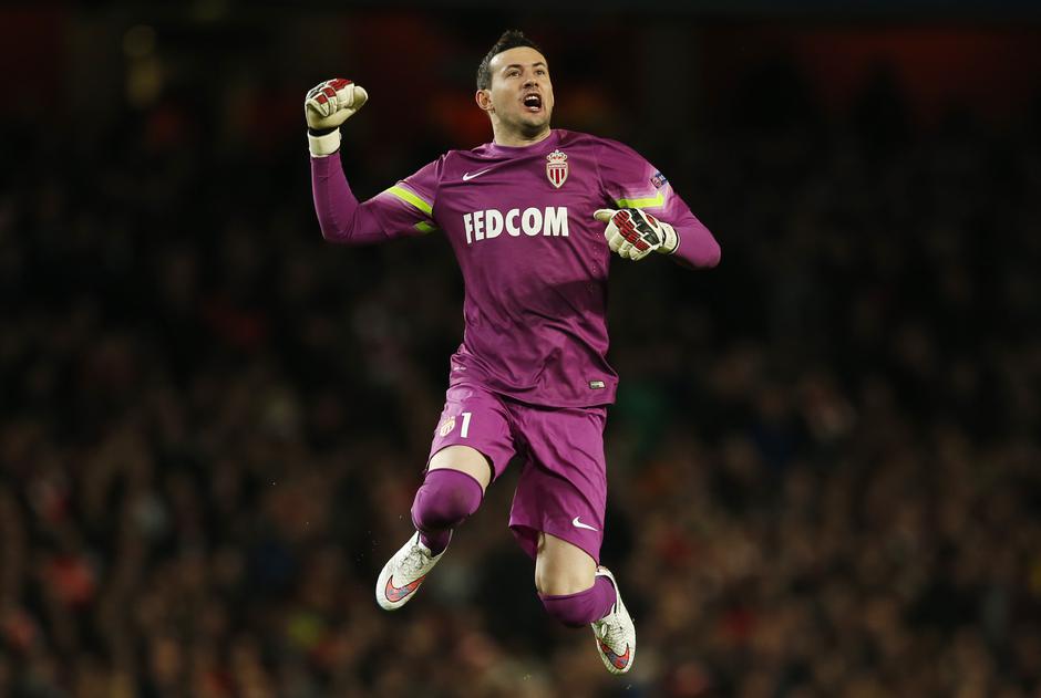 Football - Arsenal v AS Monaco - UEFA Champions League Second Round First Leg - Emirates Stadium, London, England - 25/2/15  Monaco's Danijel Subasic celebrates their first goal Action Images via Reuters / John Sibley Livepic EDITORIAL USE ONLY.