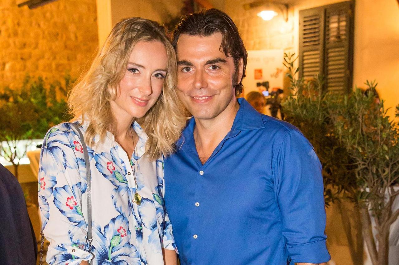 09.08.2014., Dubrovnik - Party za glumce i gledatelje nakon premijere Dunda Maroja u restoranu Poklisar. Mara Bratos, Niksa Kuselj.  Photo: Grgo Jelavic/PIXSELL