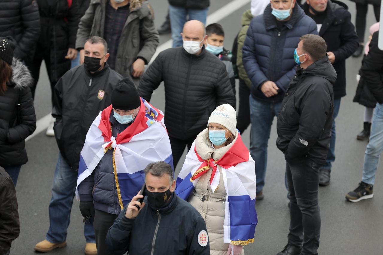 Vukovar: U posebnim epidemiološkom mjerama krenula Kolona sjećanja